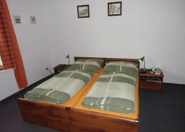 Pod Zámkem Casa de hóspedes 3*